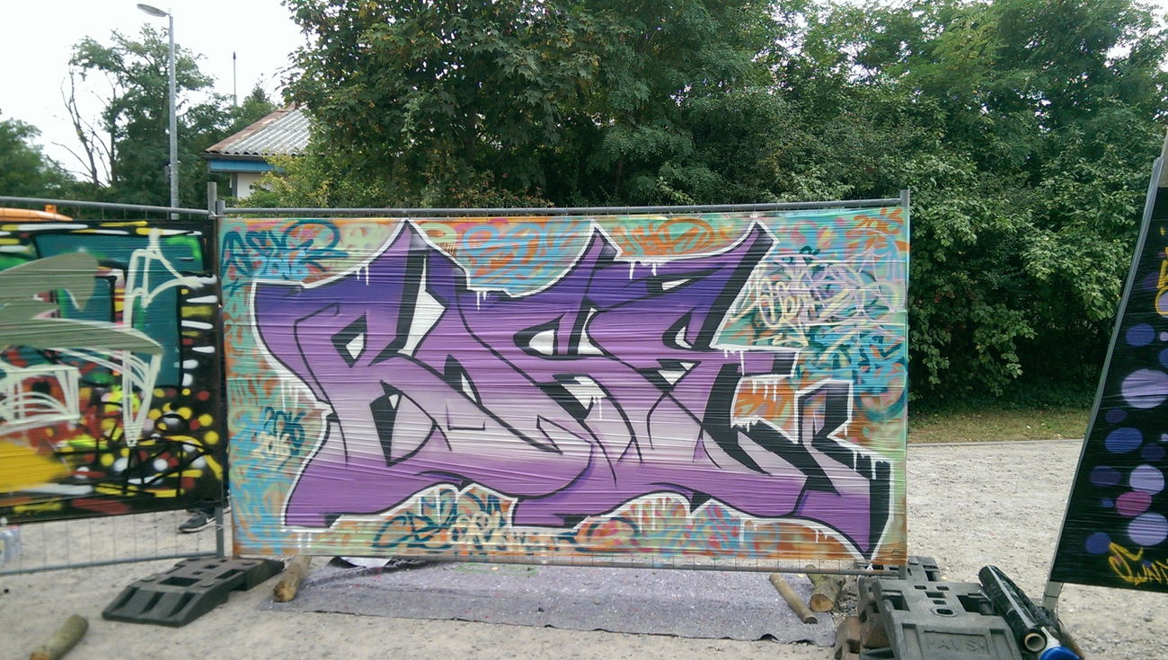Graffiti Wall - Photo by Bose (2016)