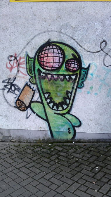 Graffiti Wall - Photo by Brain - Dynamite, Alien.Wetzlar, Character
