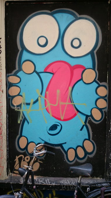 Graffiti Wall - Photo by Brain - noc