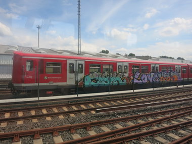 Graffiti Train in Hamburg - Photo by Breakstyle - cosak, love, heds (2013)