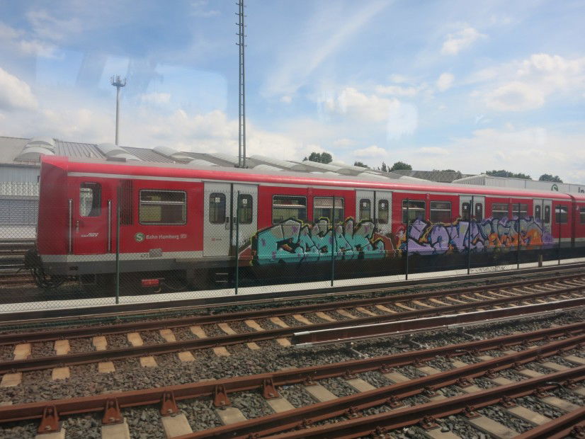 Graffiti Train in Hamburg - Photo by Breakstyle - cosak, love, heds (2013)