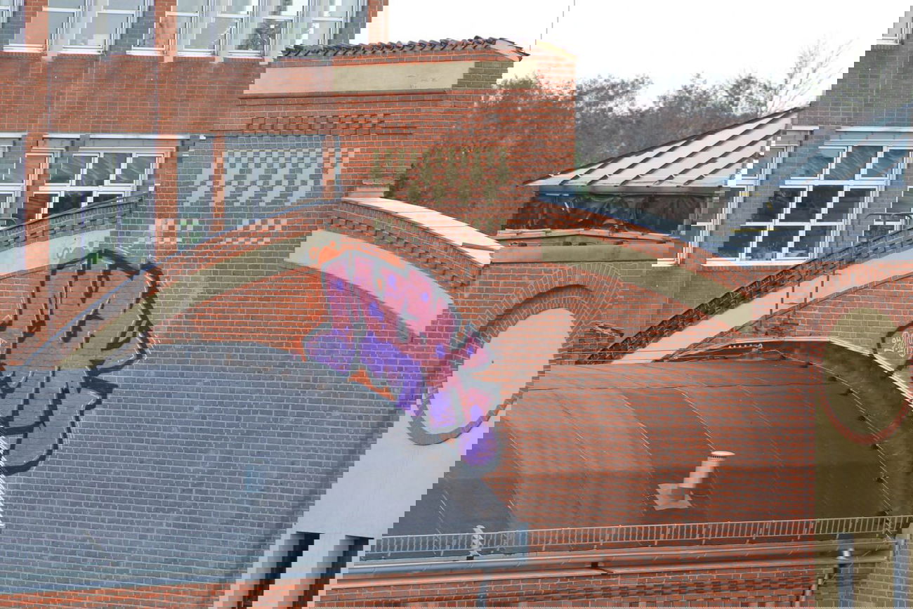 Graffiti Bombing - Photo by Brink - MGK, Berlin, Magik