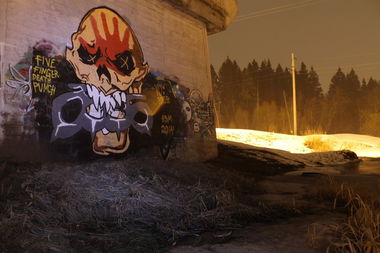 Graffiti Wall in Рф - Photo by BugZBuNNy - ffdp, metal (2015)