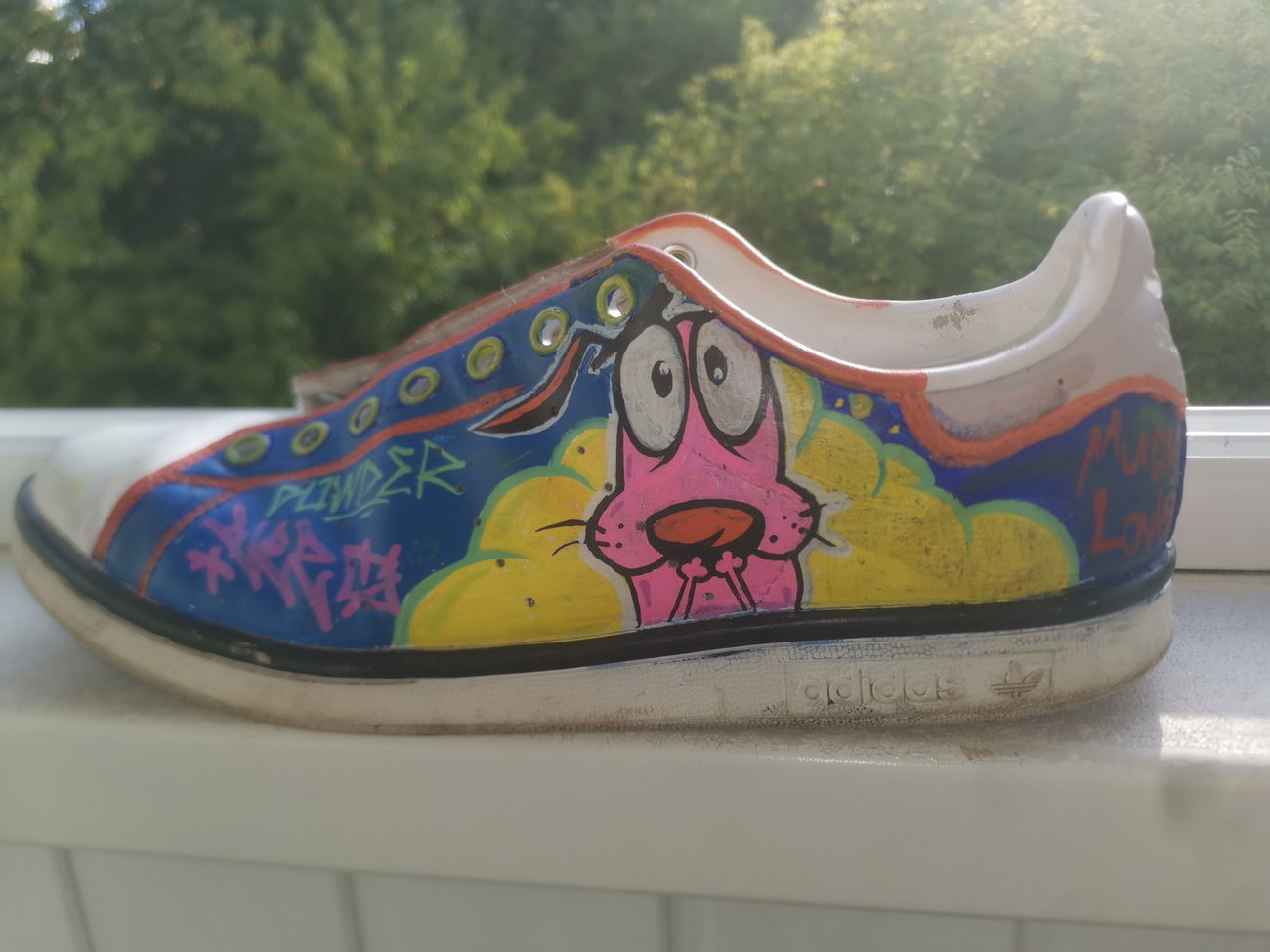 Graffiti Artwork - Photo by BugZBuNNy