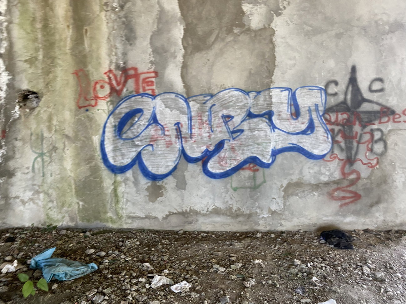 Graffiti Wall - Photo by BugZBuNNy - Holiday, vibes (2021)