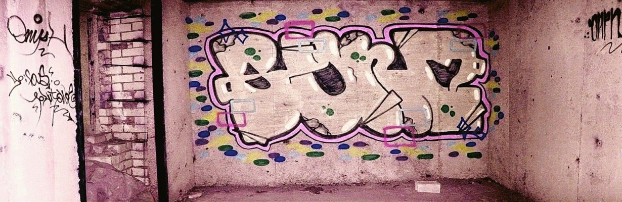 Graffiti Wall - Photo by BuhR (2011)