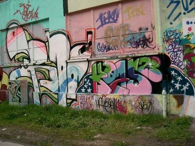 Graffiti Wall - Photo by Bumsbert