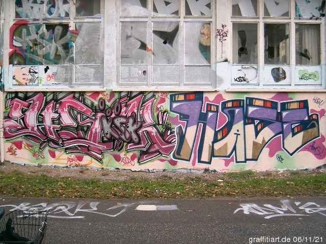 Graffiti Wall - Photo by Bumsbert