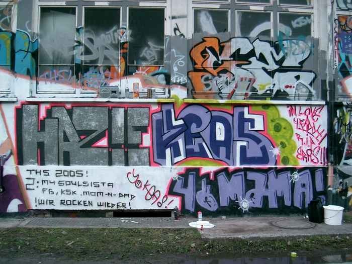 Graffiti Wall - Photo by Bumsbert