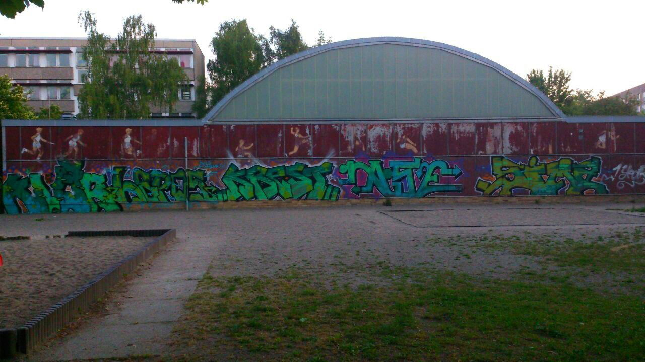 Graffiti Bombing in Leipzig - Photo by C3Po - SCHcrew (2015)