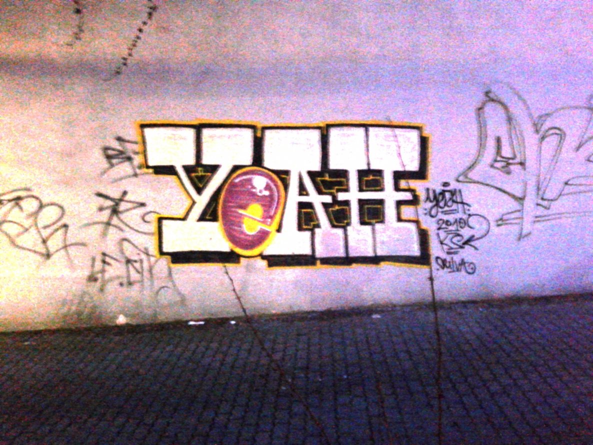 Graffiti Bombing in Kiel - Photo by CALUE - YEAH (2010)