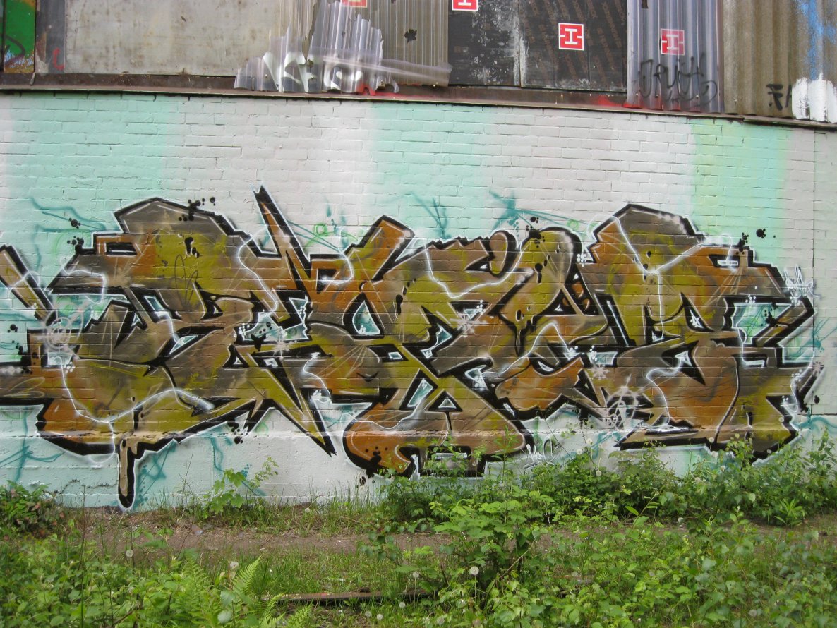 Graffiti Wall in Kiel - Photo by CALUE - Zkie