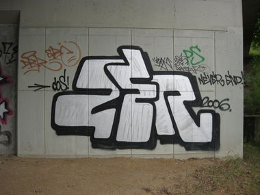 Graffiti Bombing in Kiel - Photo by CALUE - ZER, COS (2006)