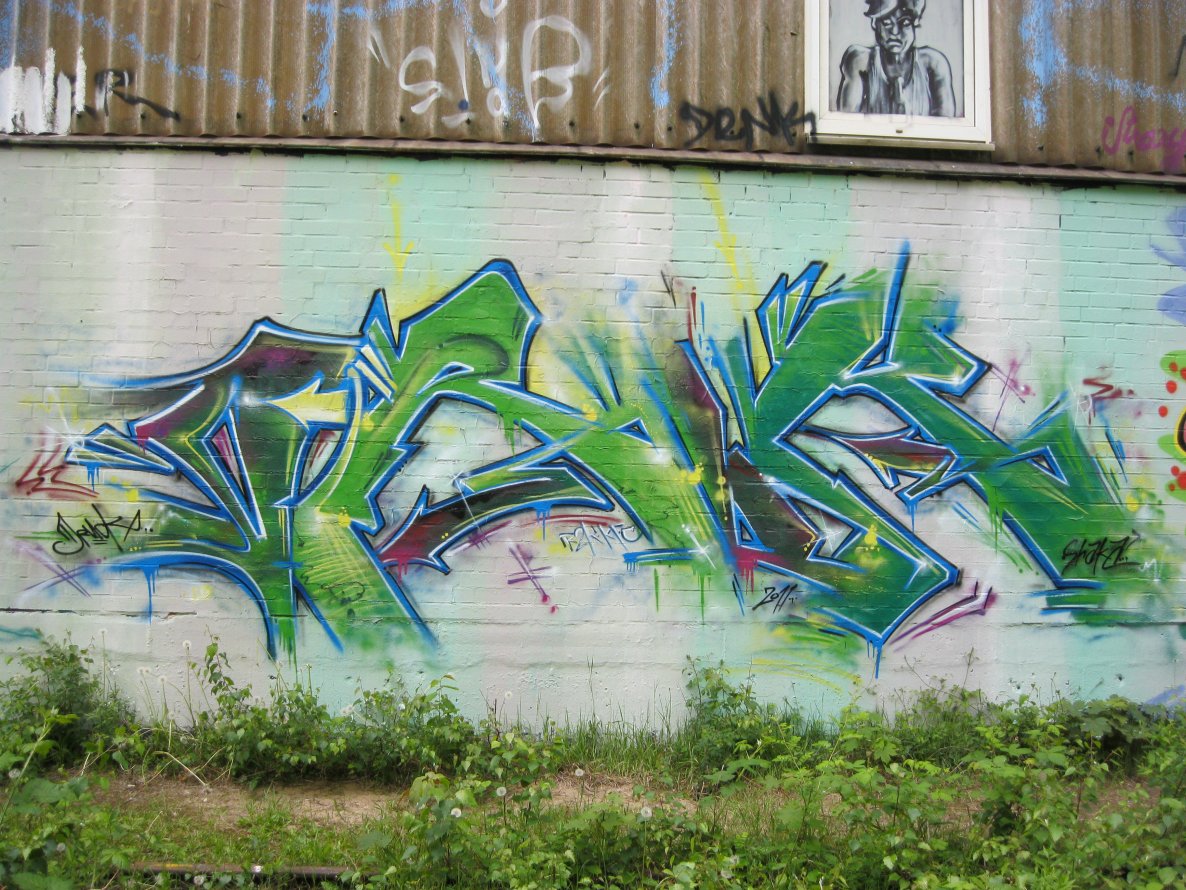 Graffiti Wall in Kiel - Photo by CALUE - druck, kfc, r2k (2011)