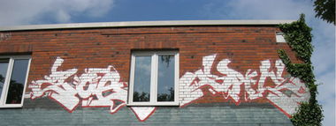 Graffiti Bombing in Kiel - Photo by CALUE - zoe, spile