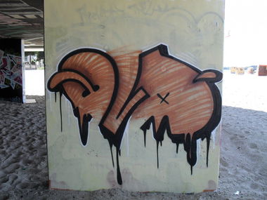 Graffiti Wall in Laboe - Photo by CALUE - qvd