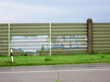 Graffiti Bombing - Photo by CALUE - RIA, NIZ