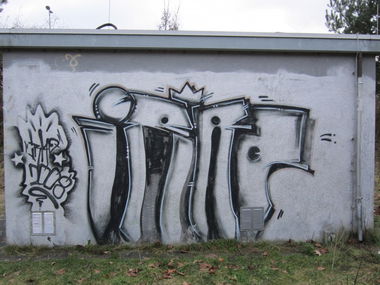 Graffiti Bombing in Kronshagen - Photo by CALUE - iraq (2008)