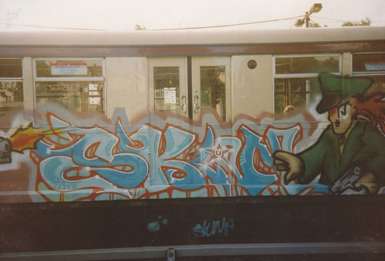 Graffiti Photo by CANFLY - skume, skum, stus (1991)