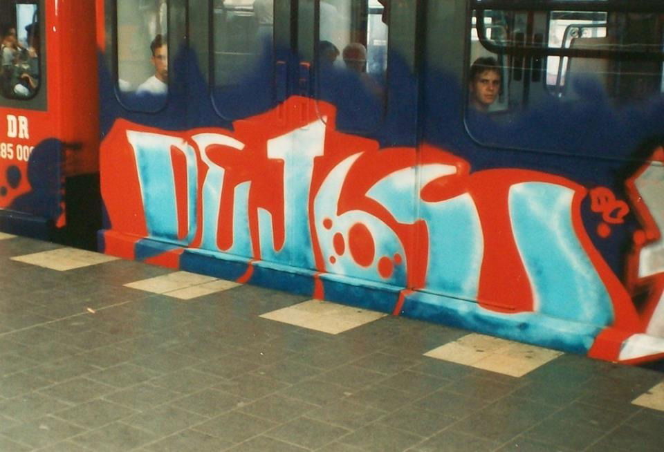 Graffiti Train - Photo by CANFLY - dejoe, dejo, djoe