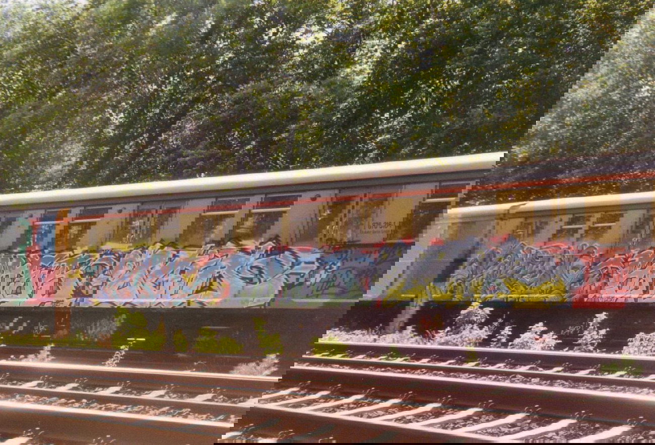 Graffiti Photo by CANFLY - skim, skes, ocir (1999)