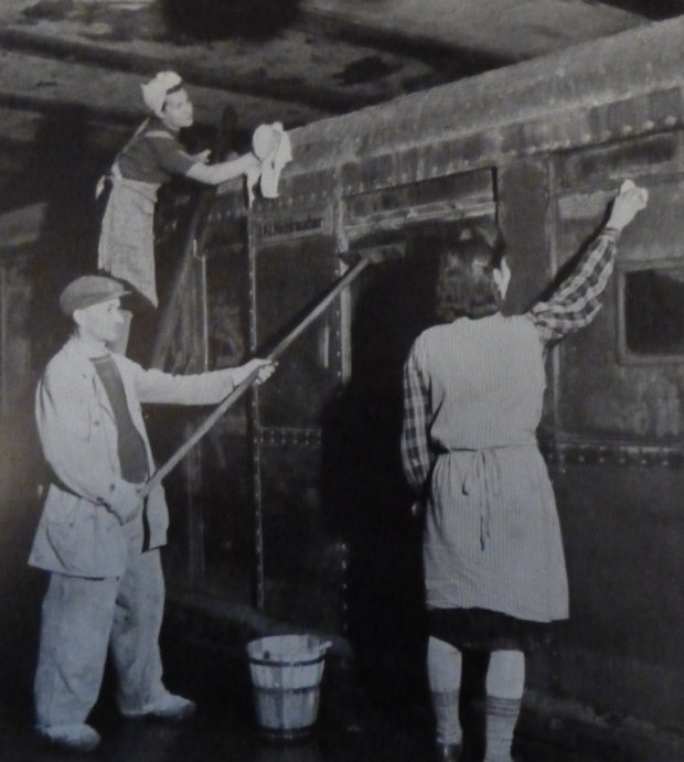 Graffiti Photo by CANFLY - fuck, the, buff