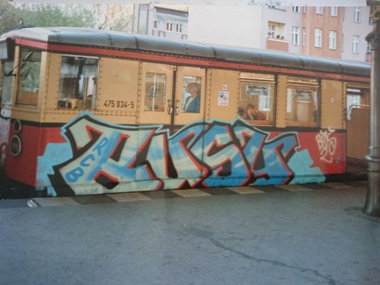 Graffiti Photo by CANFLY - busi, busy, RCB