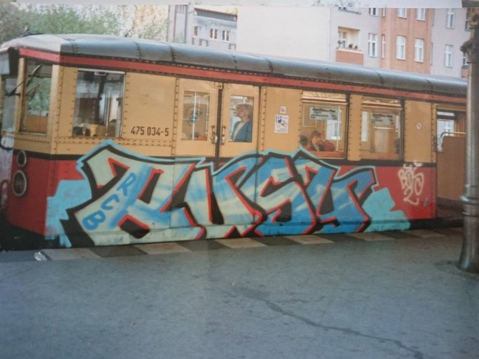 Graffiti Photo by CANFLY - busi, busy, RCB