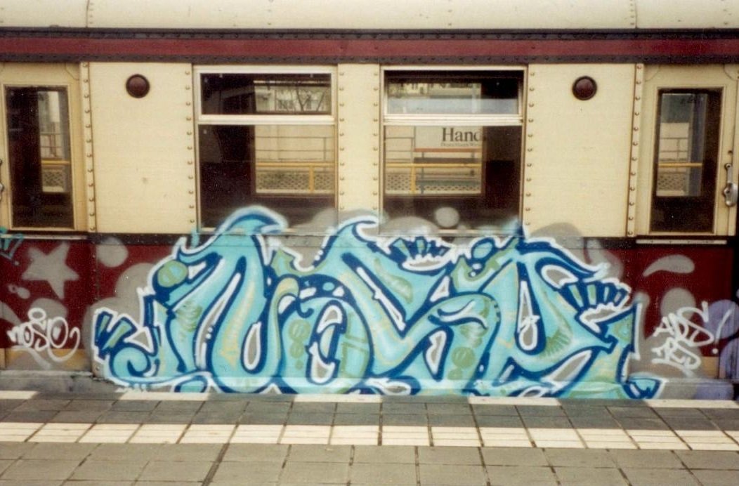 Graffiti Photo by CANFLY - nose, ADS, TRS (1994)