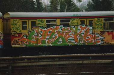 Graffiti Train - Photo by CANFLY - tok, DRM, TVU (1998)