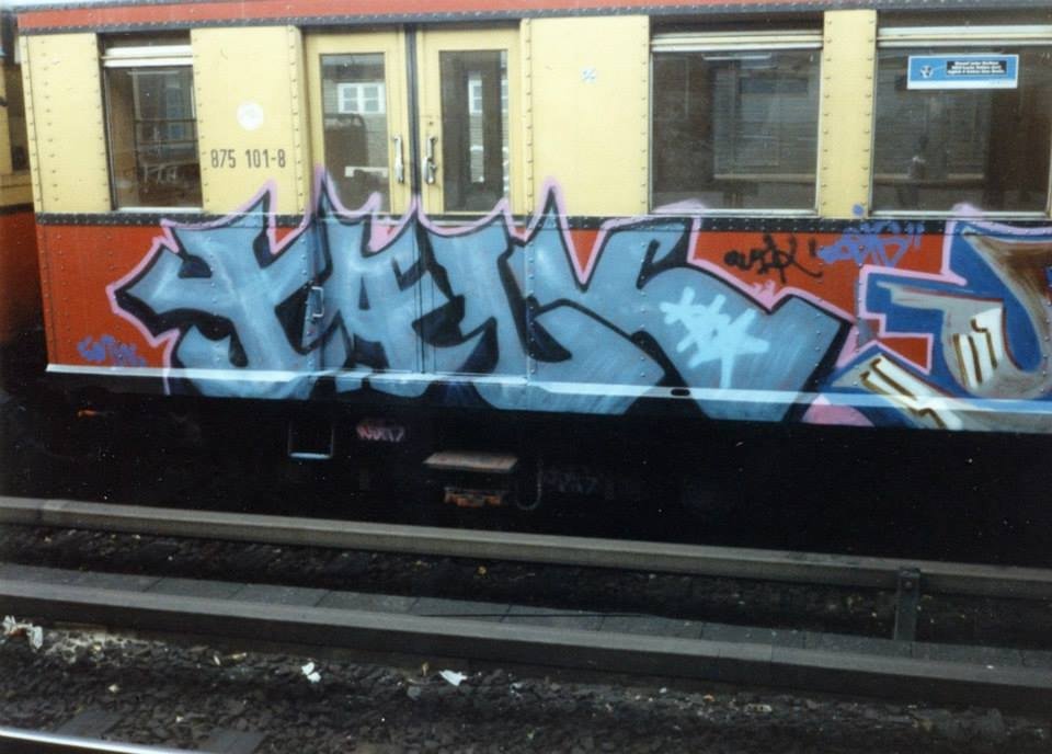 Graffiti Photo by CANFLY - talk, dosis, OSB