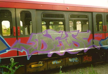 Graffiti Train - Photo by CANFLY - dejoe, djoe, DC