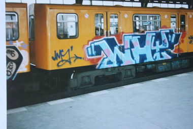 Graffiti Train - Photo by CANFLY - why, UMS, UBahn (1996)