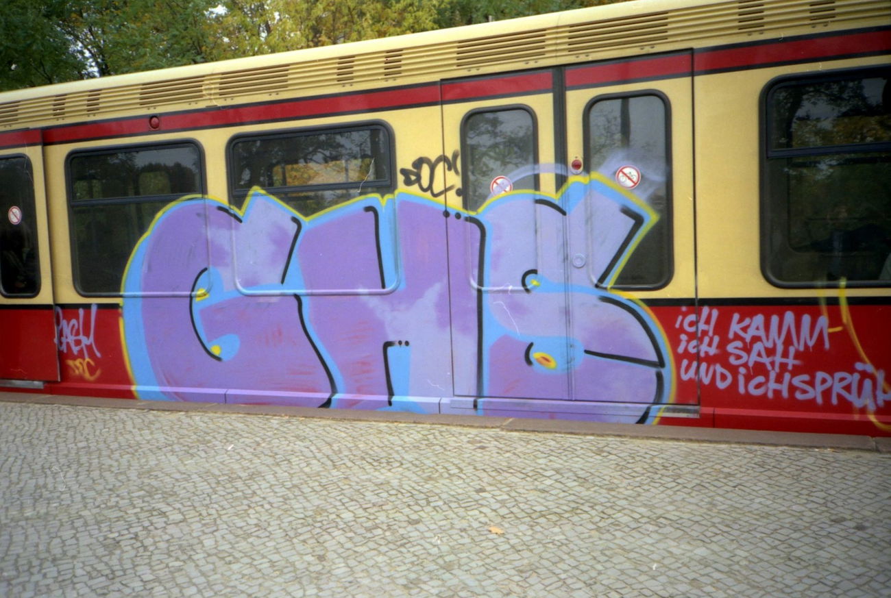 Graffiti Train - Photo by CANFLY - GHS, dok, ghettostars