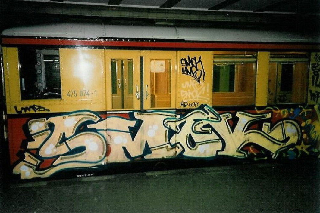 Graffiti Train - Photo by CANFLY - smok, UMS, SBahn