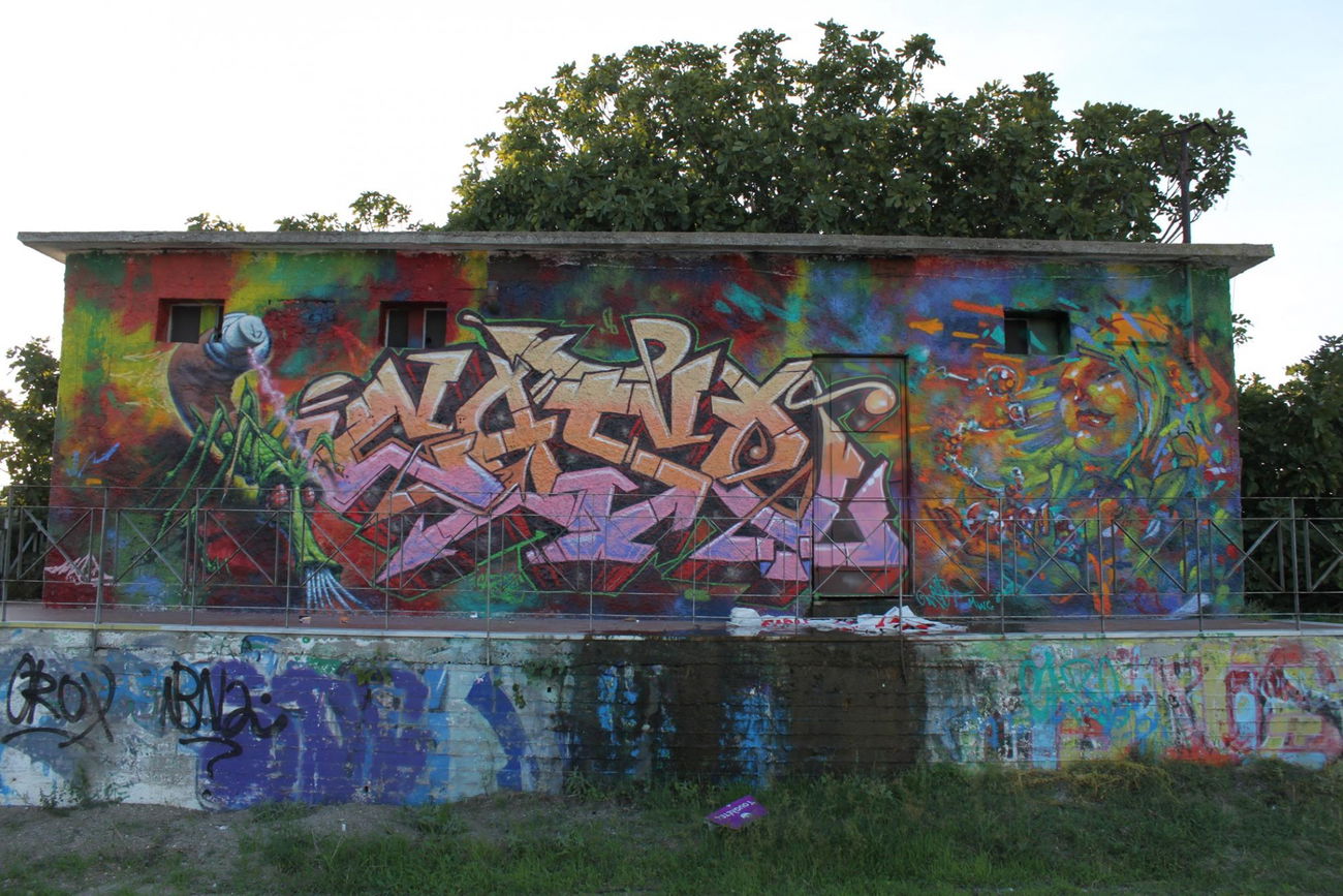 Graffiti Wall in Thessaloniki - Photo by CAZEricabc (2015)