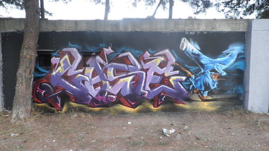 Graffiti Wall in Thessaloniki kalamaria - Photo by CAZEricabc (2011)
