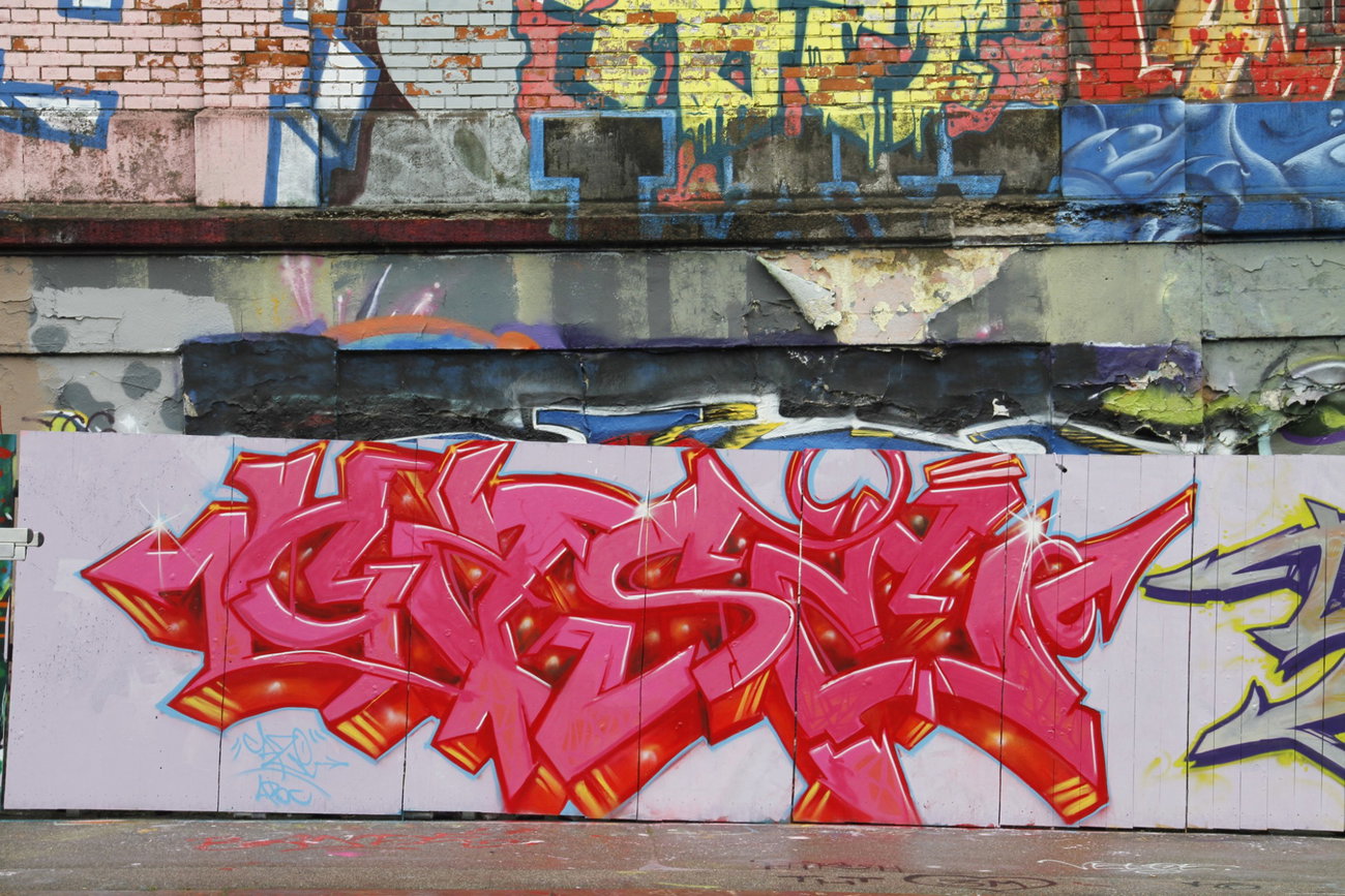 Graffiti Wall in Munich tublingerstr. - Photo by CAZEricabc (2013)