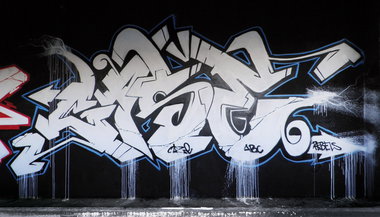 Graffiti Wall in Thessaloniki kalamaria - Photo by CAZEricabc (2010)