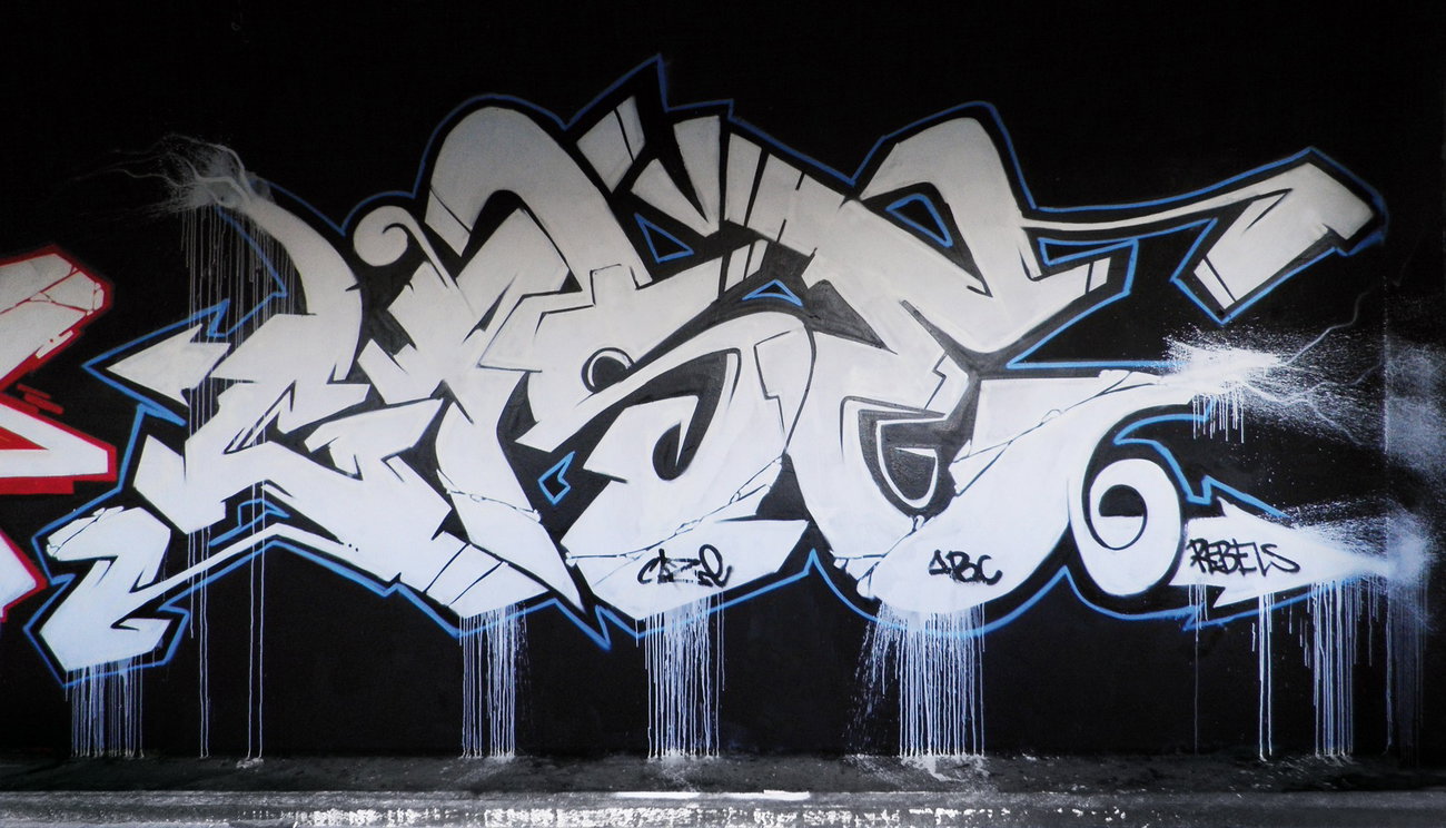 Graffiti Wall in Thessaloniki kalamaria - Photo by CAZEricabc (2010)