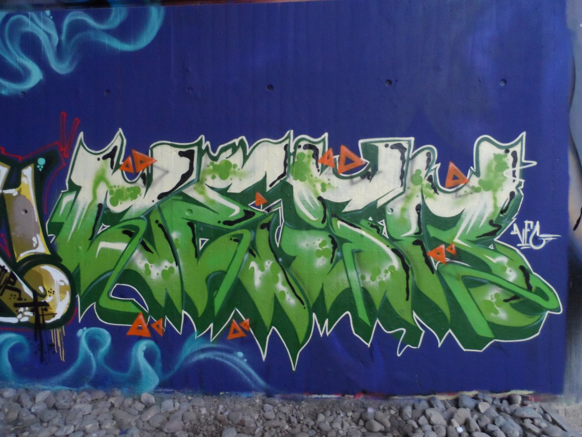 Graffiti Wall - Photo by CESR - green, hornet, CESR (2014)