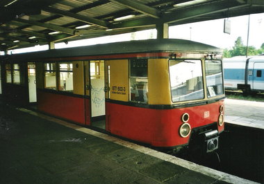 Graffiti Train in Berlin - Photo by COLLECTOR - Berlin (2003)