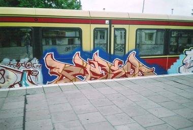 Graffiti Train in Berlin - Photo by COLLECTOR - Pesd, QB, Berlin (2004)