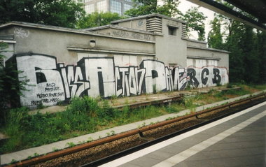 Graffiti Wall in Berlin - Photo by COLLECTOR - BAD, RCB, Berlin
