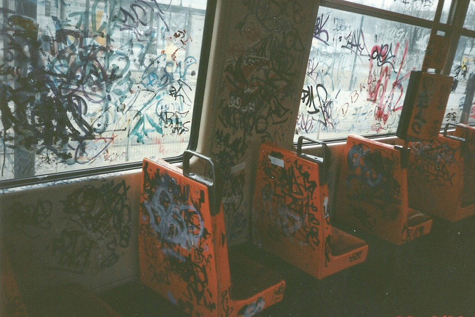 Graffiti Bombing in Brunswick - Photo by COLLECTOR - Tram, Straßenbahn, Tags (1996)