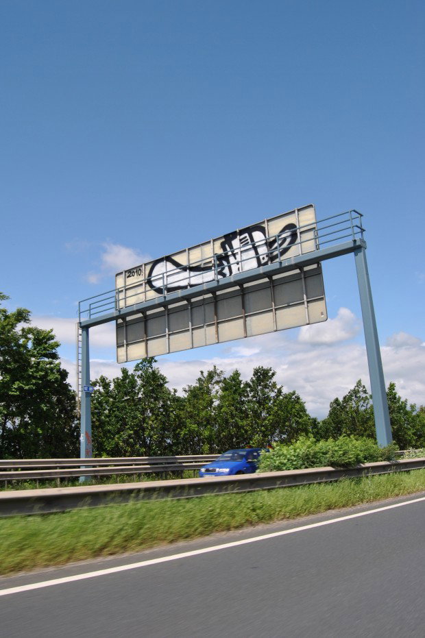 Graffiti Bombing in Brunswick - Photo by COLLECTOR (2010)