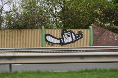 Graffiti Street Art in Oldenburg - Photo by COLLECTOR - Chainsaw, Kettensäge, Oldenburg