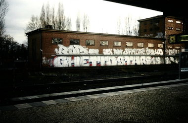 Graffiti Bombing in Berlin - Photo by COLLECTOR - Ghettostars, GHS, RCB
