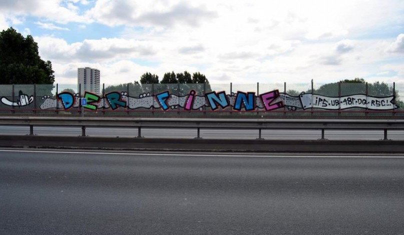 Graffiti Bombing in Brunswick - Photo by COLLECTOR - Der, Finne, Finne (2010)