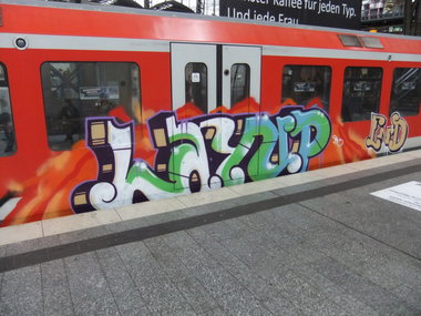 Graffiti Train in Hamburg - Photo by COLLECTOR - Layup, END, Hamburg (2012)